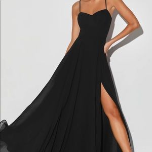 Lulu’s pleated black maxi dress, size small